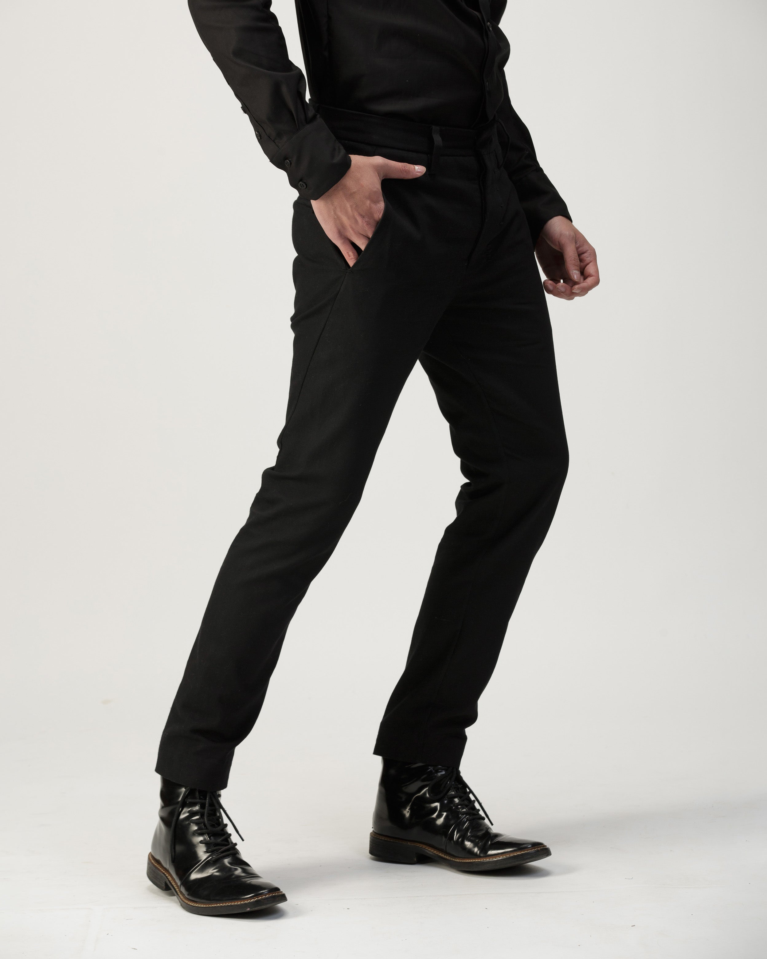 SLIM FIT PLEATED PANTS IN COTTON